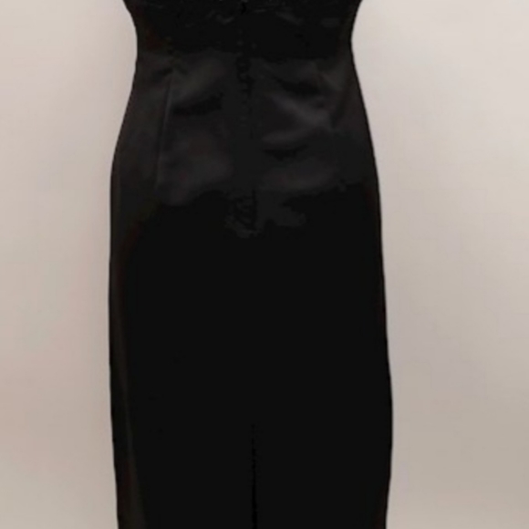 EUC Carmen Marc Valvo gown from SAKS - Picture 7 of 10
